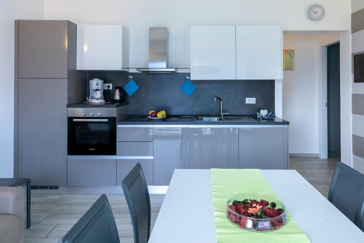 La Collinetta Apartments Vercana Eksteriør bilde