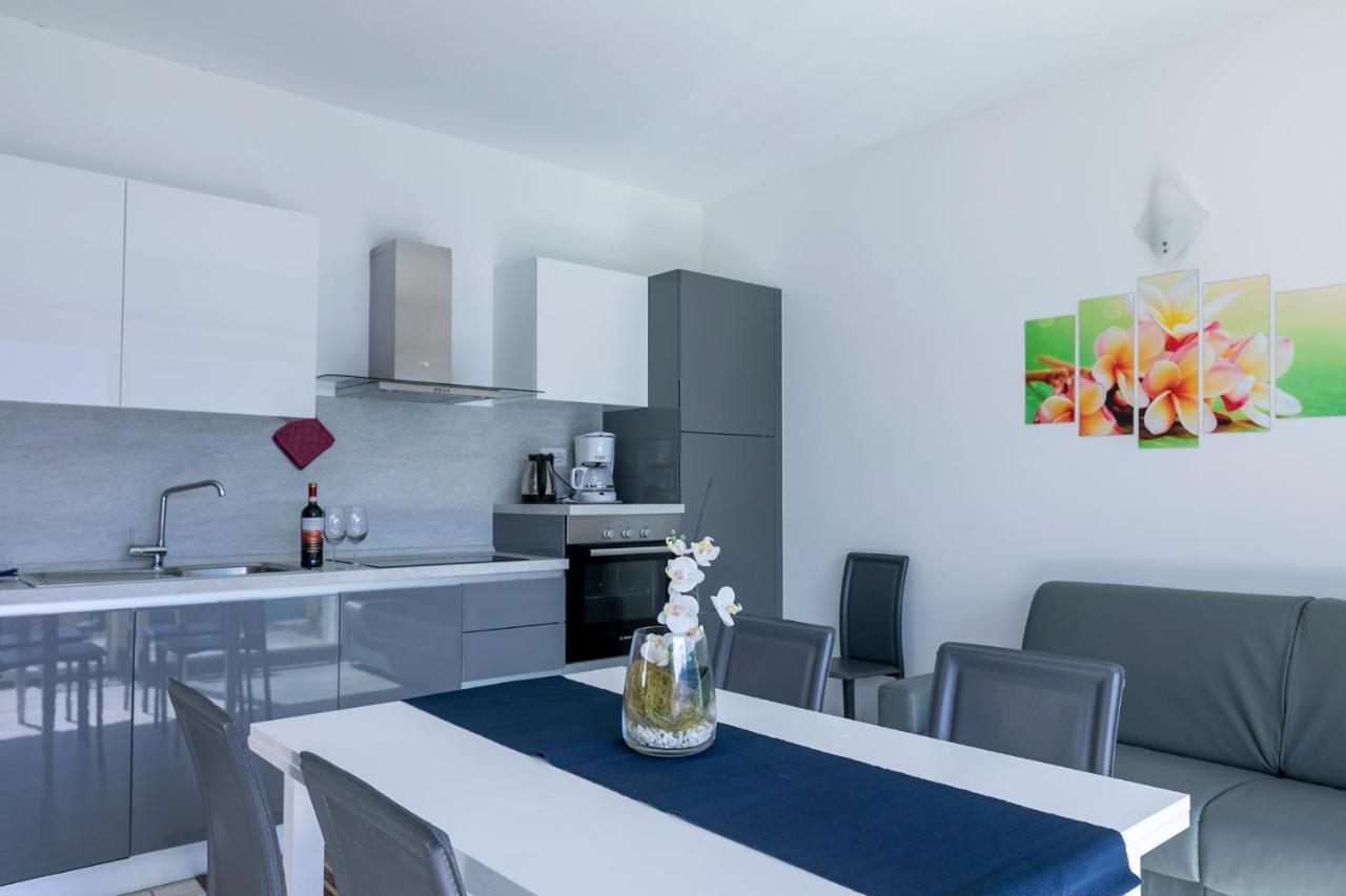 La Collinetta Apartments Vercana Eksteriør bilde